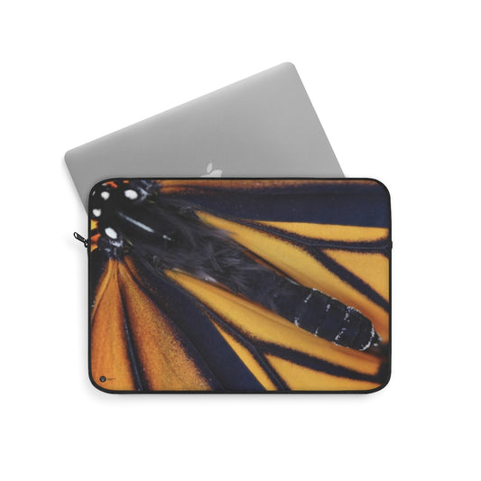 Monarch Love - Laptop Sleeve